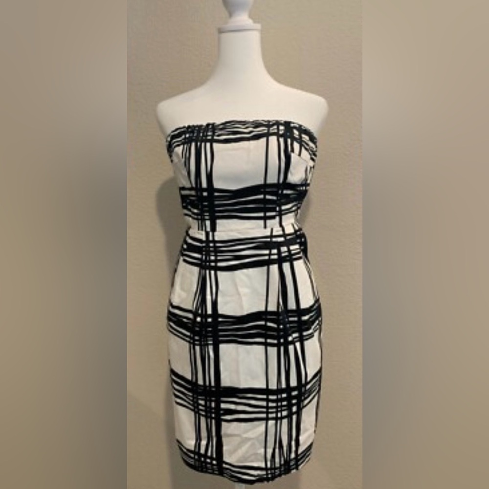 🖤 EXPRESS Black & White Strapless Dress – Size 4 🖤